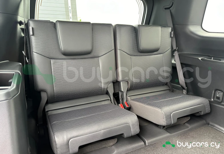 Toyota Land Cruiser 250 Черный