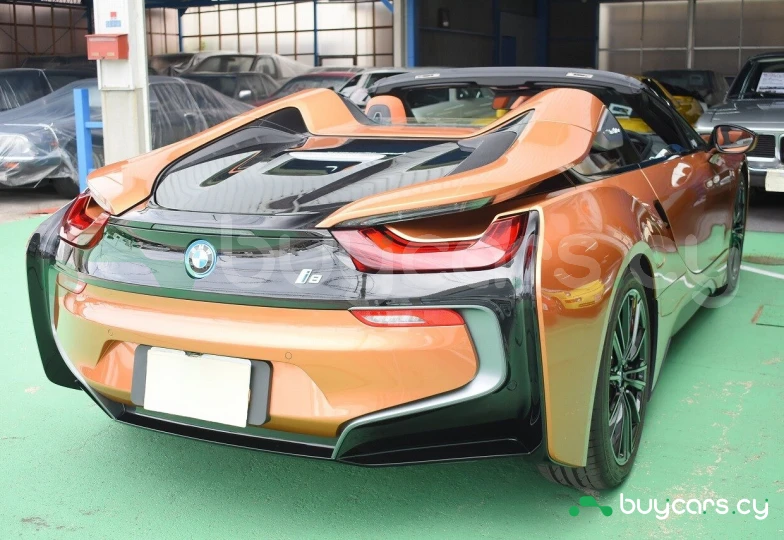 BMW i8 Orange