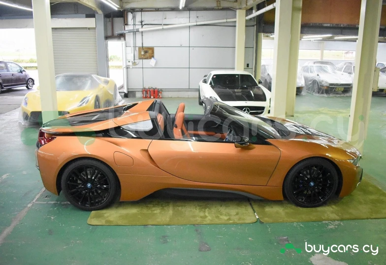 BMW i8 Orange