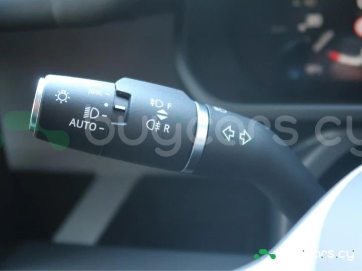 Land Rover Defender Белый