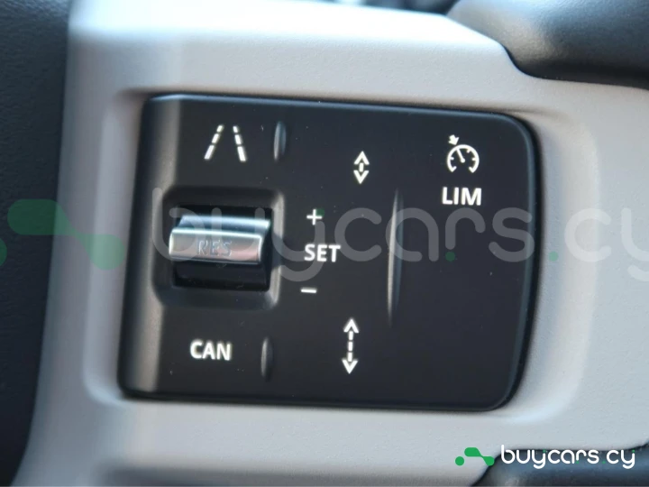 Land Rover Defender Белый