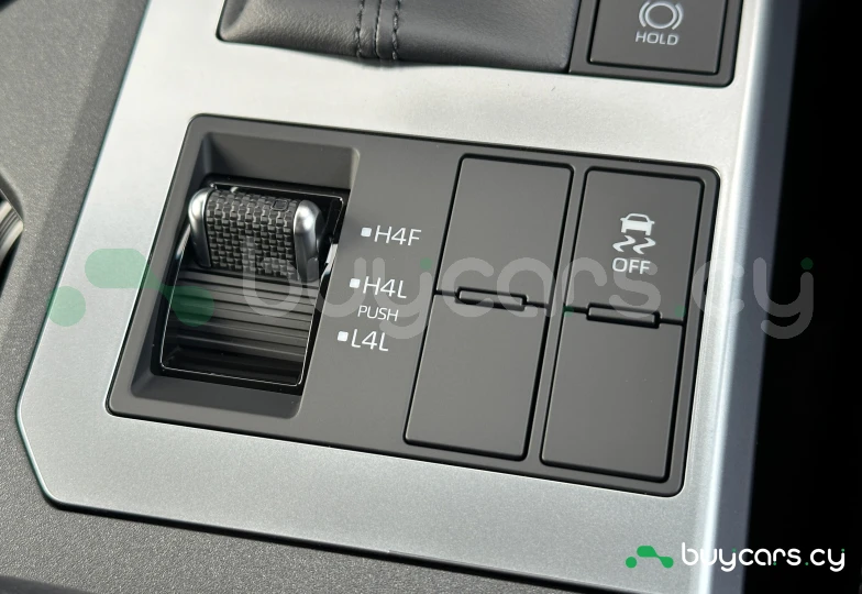 Toyota Land Cruiser 250 Черный