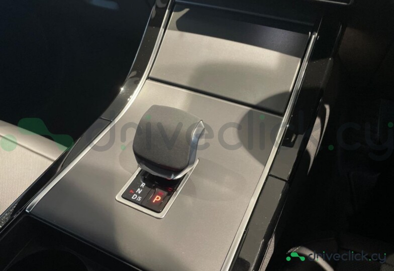 Land Rover Range Rover Velar White
