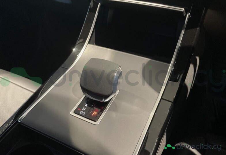 Land Rover Range Rover Velar White