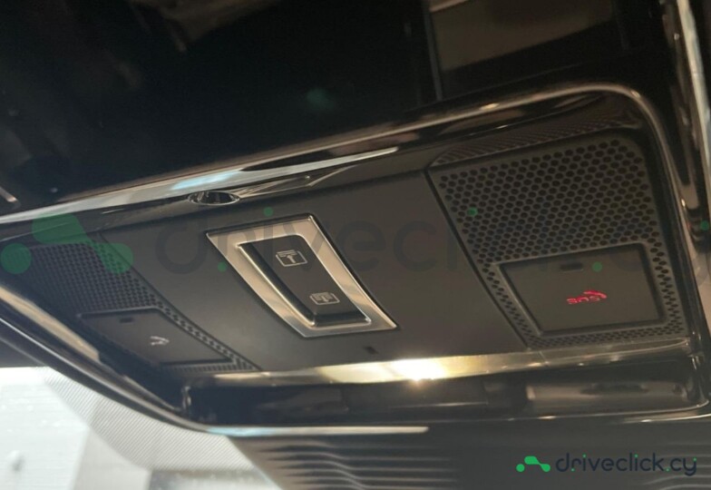 Land Rover Range Rover Velar White