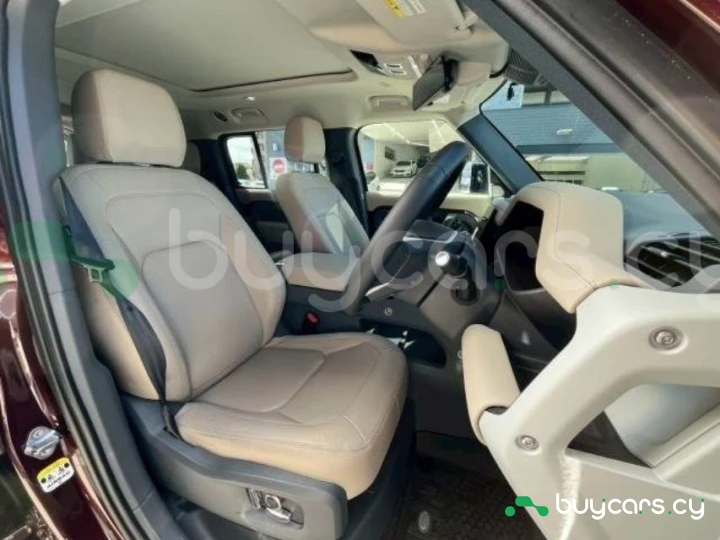 Land Rover Defender Темно-красный