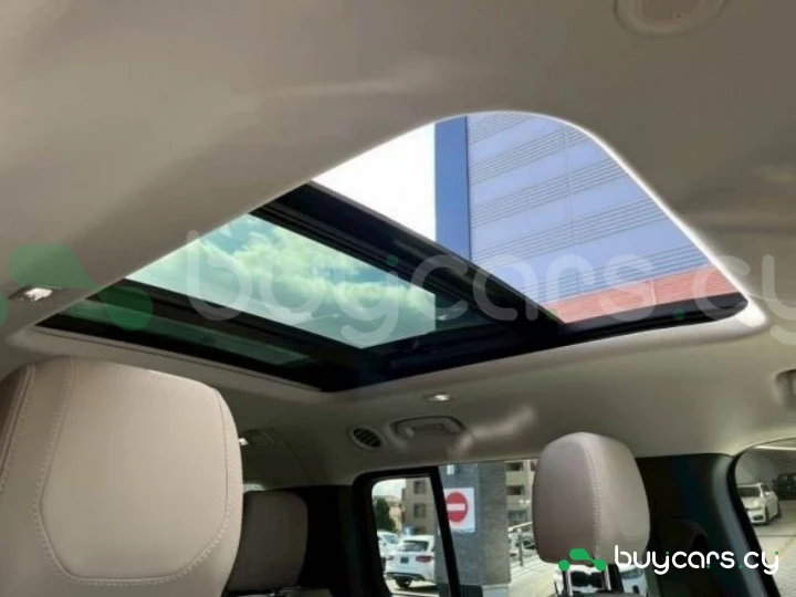 Land Rover Defender Темно-красный