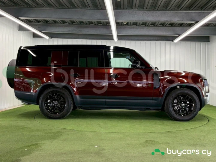Land Rover Defender Темно-красный