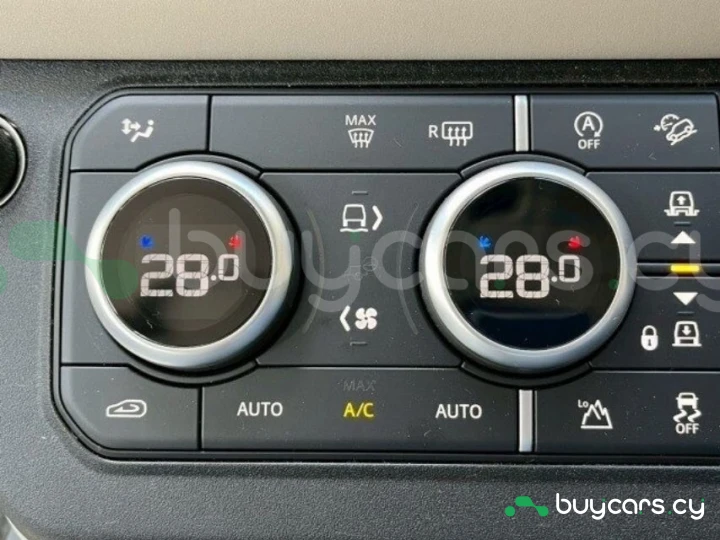 Land Rover Defender Темно-красный