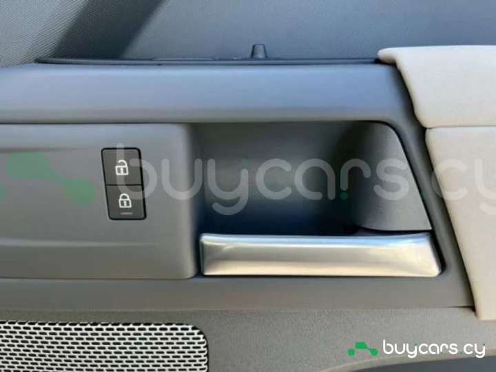 Land Rover Defender Темно-красный