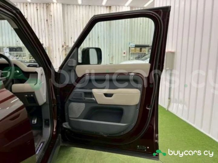 Land Rover Defender Темно-красный