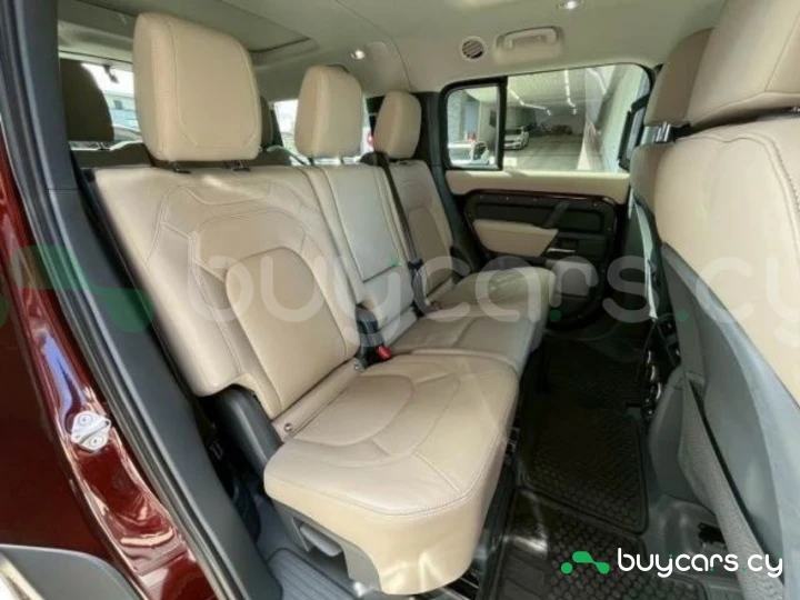 Land Rover Defender Темно-красный