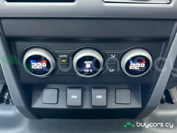 Land Rover Defender Темно-красный