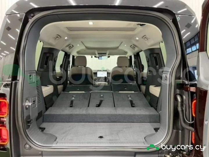 Land Rover Defender Темно-красный