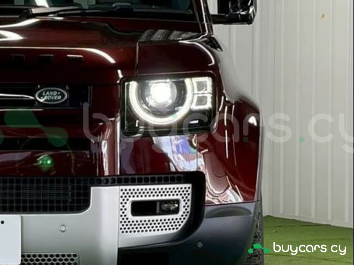 Land Rover Defender Темно-красный