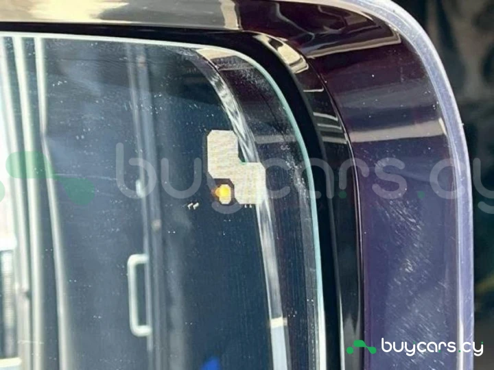 Land Rover Defender Темно-красный