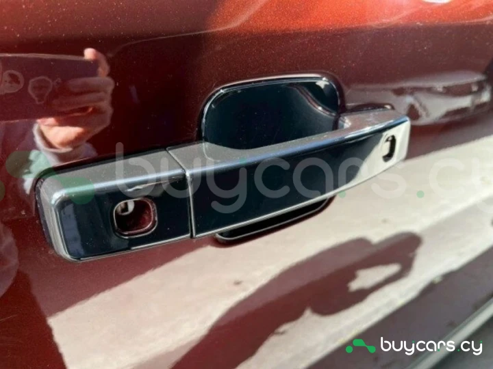 Land Rover Defender Темно-красный