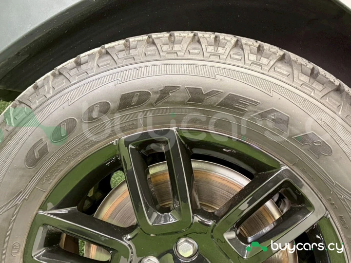 Land Rover Defender Темно-красный