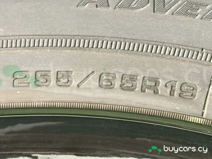 Land Rover Defender Темно-красный