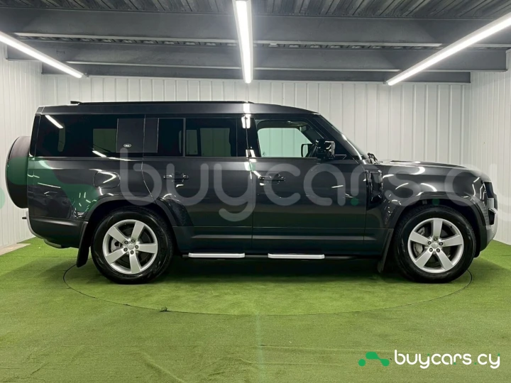 Land Rover Defender Серый