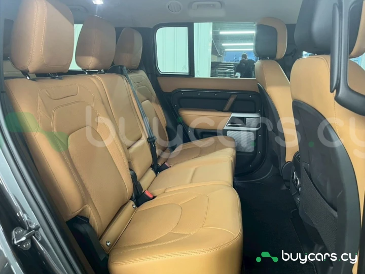 Land Rover Defender Серый