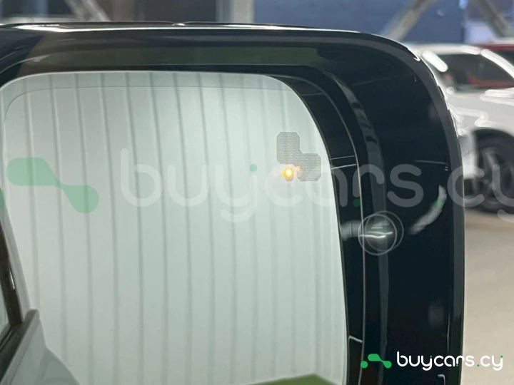 Land Rover Defender Серый