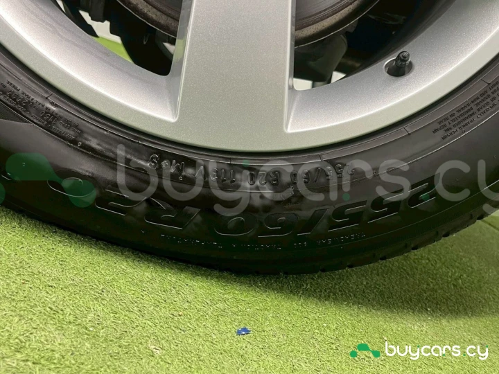 Land Rover Defender Серый