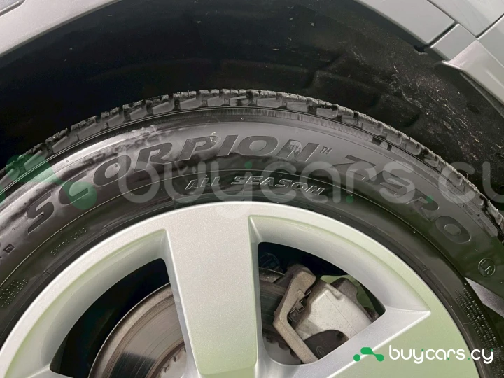 Land Rover Defender Серый