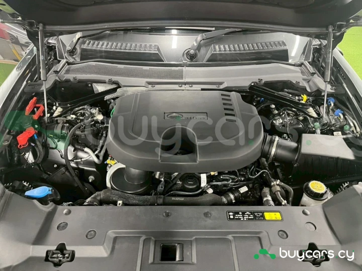 Land Rover Defender Серый