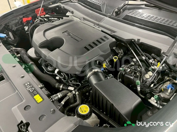 Land Rover Defender Серый