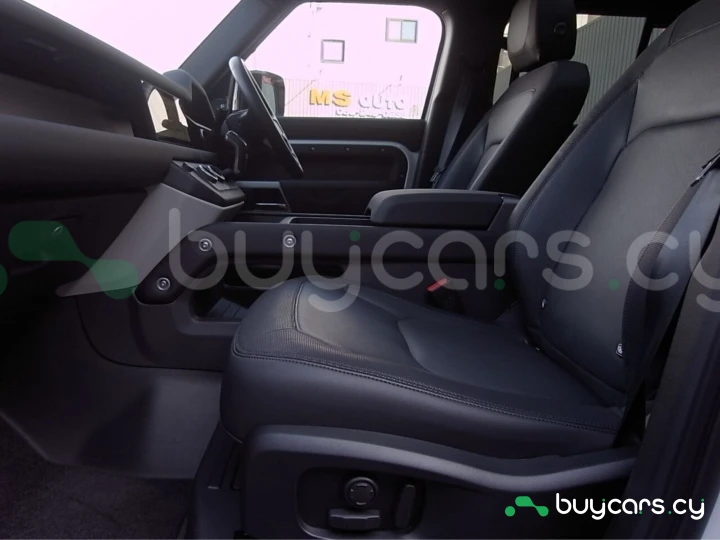 Land Rover Defender Белый