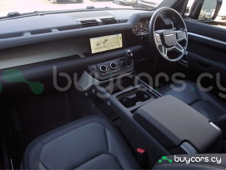 Land Rover Defender Белый