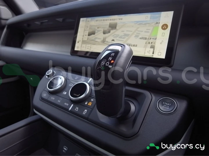 Land Rover Defender Белый