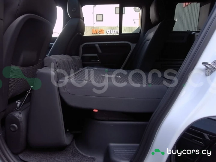 Land Rover Defender Белый