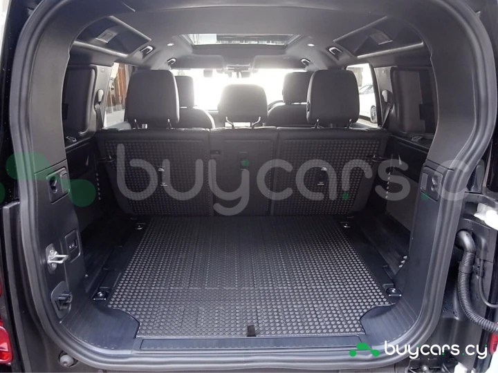 Land Rover Defender Белый