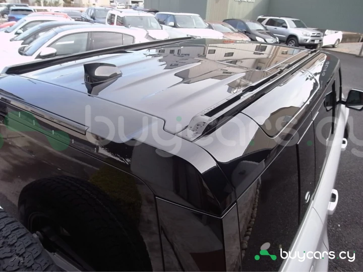 Land Rover Defender Белый