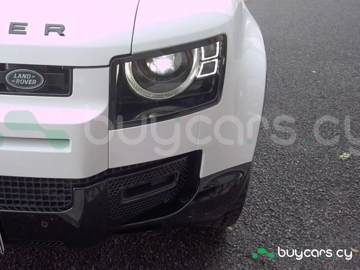 Land Rover Defender Белый