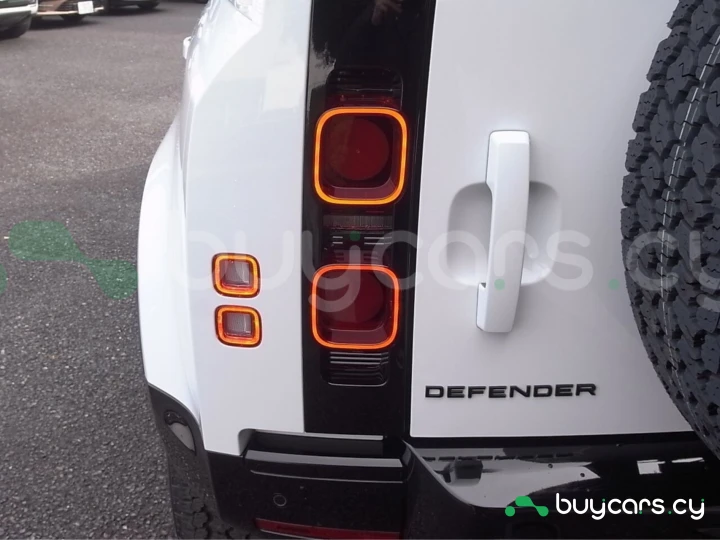 Land Rover Defender Белый