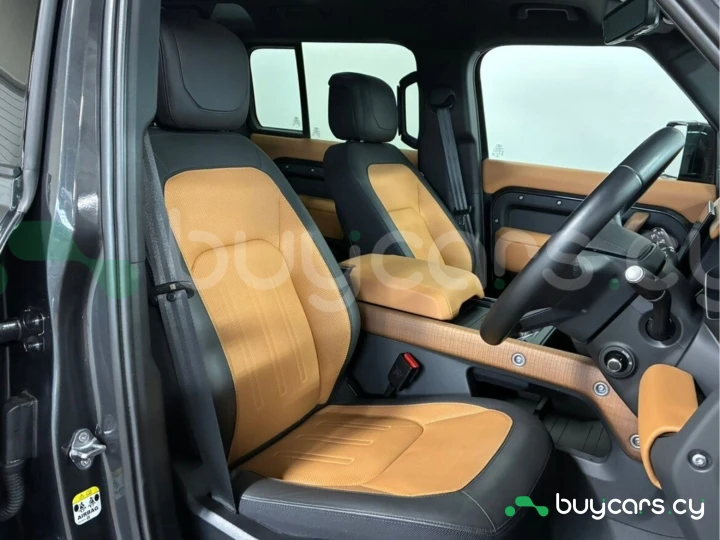 Land Rover Defender Черный