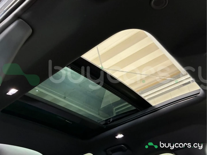 Land Rover Defender Черный