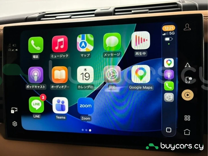 Land Rover Defender Черный