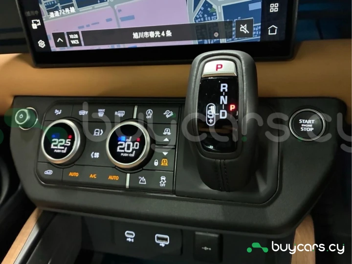 Land Rover Defender Черный