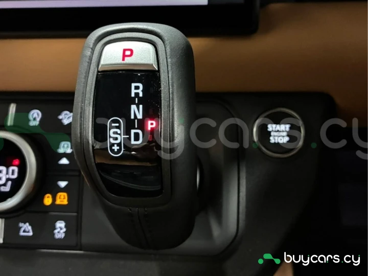 Land Rover Defender Черный