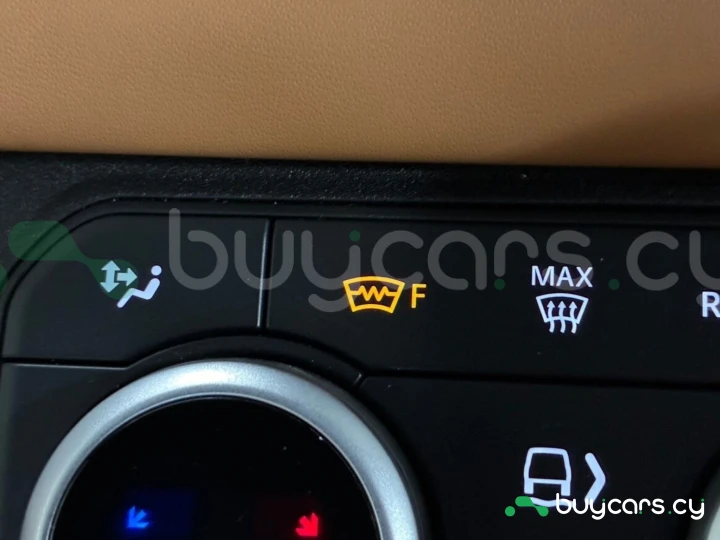 Land Rover Defender Черный