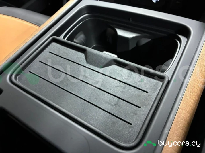 Land Rover Defender Черный