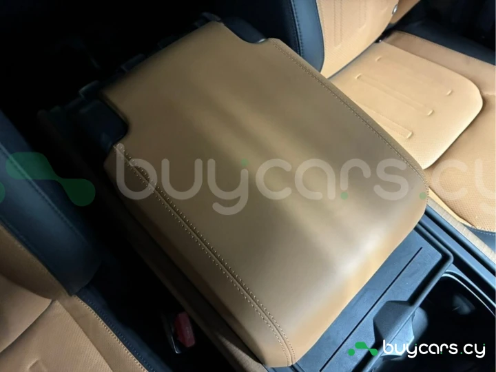 Land Rover Defender Черный