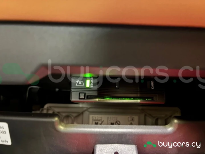 Land Rover Defender Черный