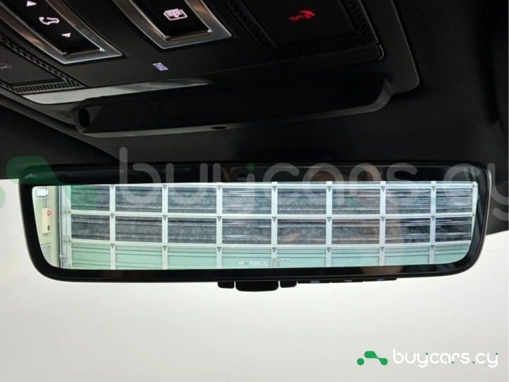 Land Rover Defender Черный