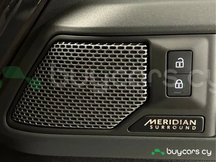 Land Rover Defender Черный