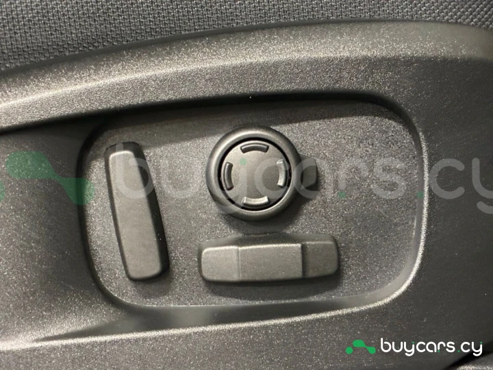 Land Rover Defender Черный